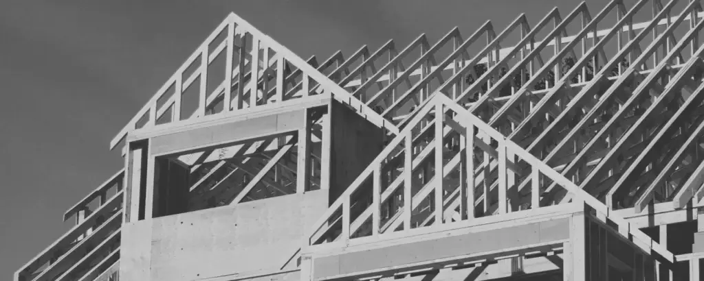 Estrutura em construção representando o crescimento do setor de construção civil nos EUA.